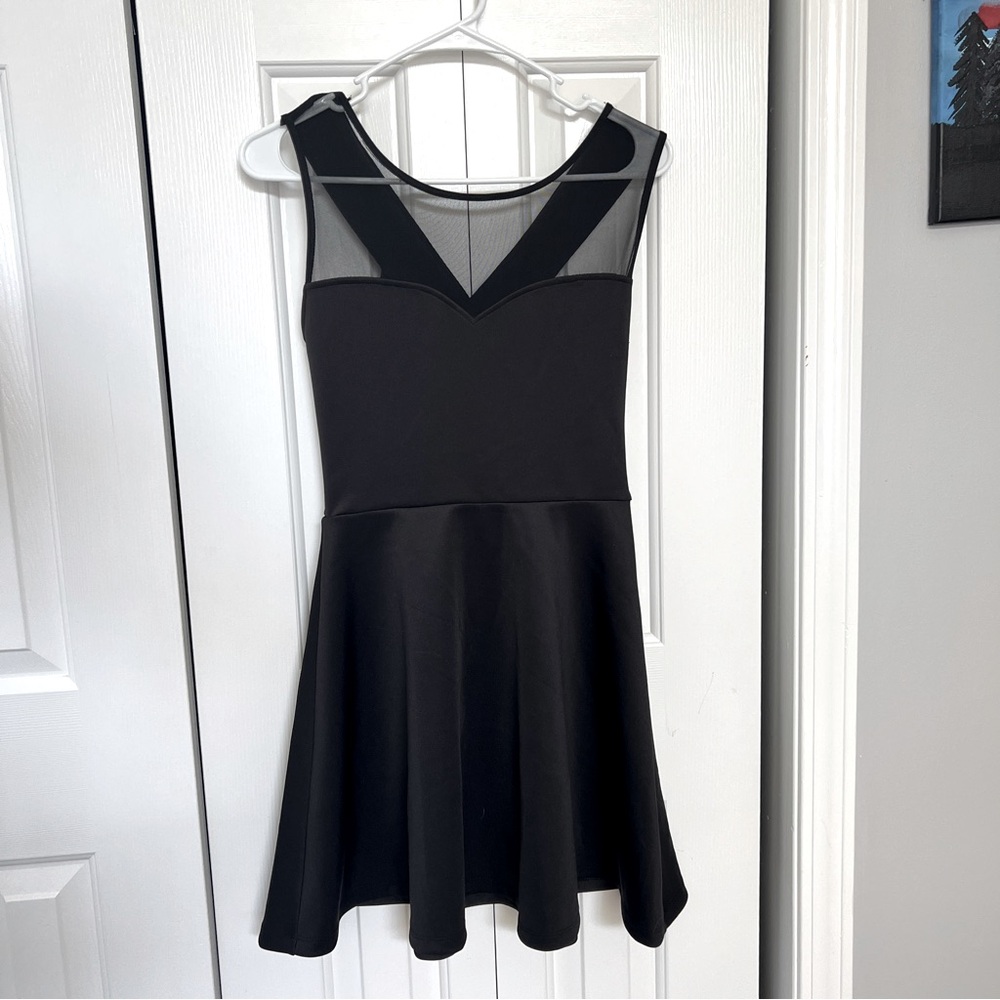 Coveted Clothing Sleeveless Black Mini Dress Bow Accent Size S